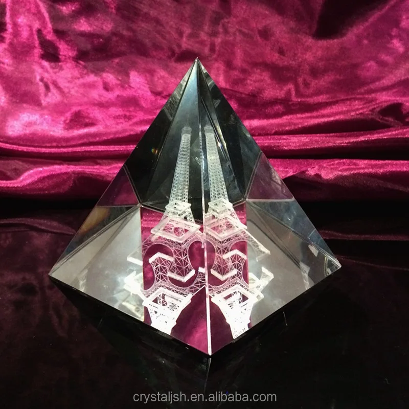 The latest hot-selling creative fashion good quality K9 crystal glass pyramid modeling for decorative souvenir gifts