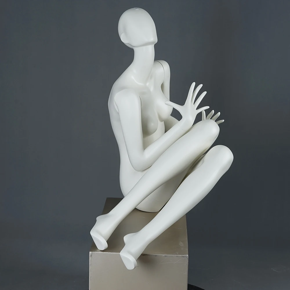 Modern design lifelike boutique posing full body nude sit down female sitting mannequin for sale