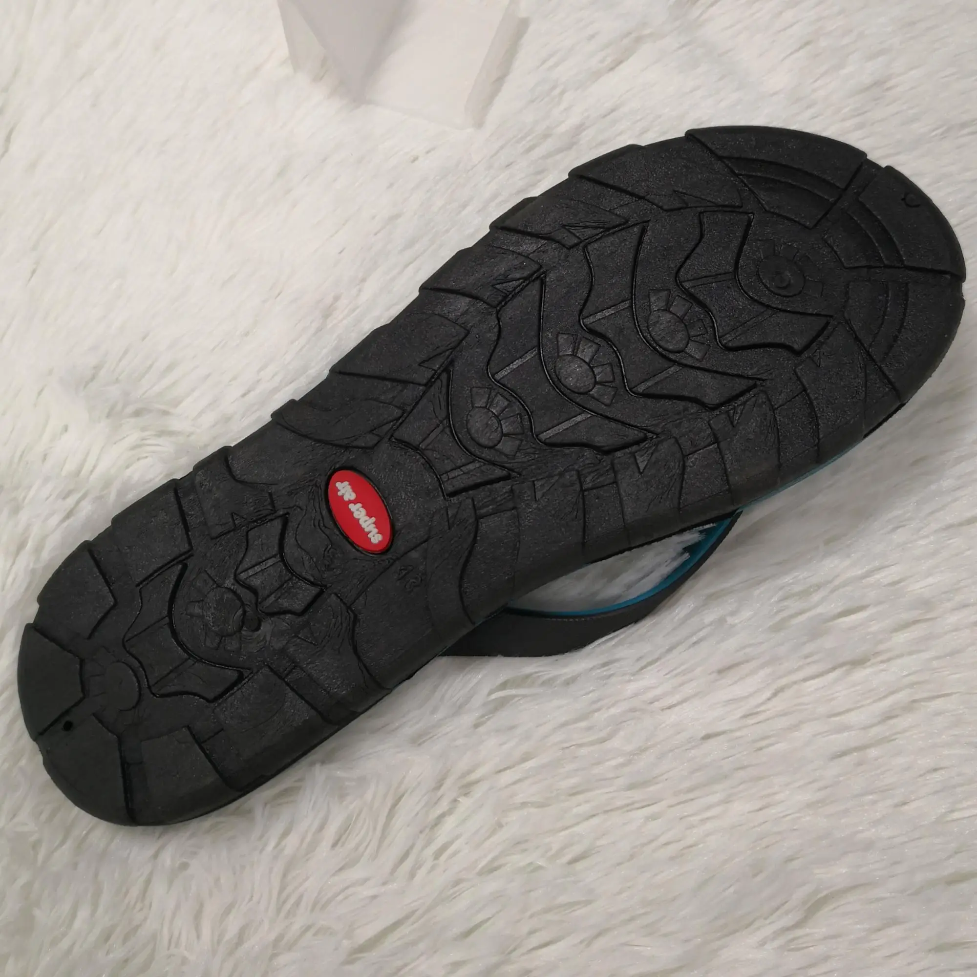 High Quality Mens Embossed Flip Flops Sport Slippers Beach Blank PVC EVA Flip Flop Slippers For Men Custom Logo