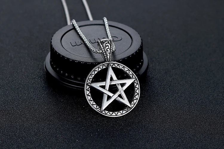 Фабрика Dongguan, Мужская подвеска из нержавеющей титановой стали с серебряной пятиконечной звездой, круглая коробка, ожерелье, цепочка, подарок на Рождество, в наличии