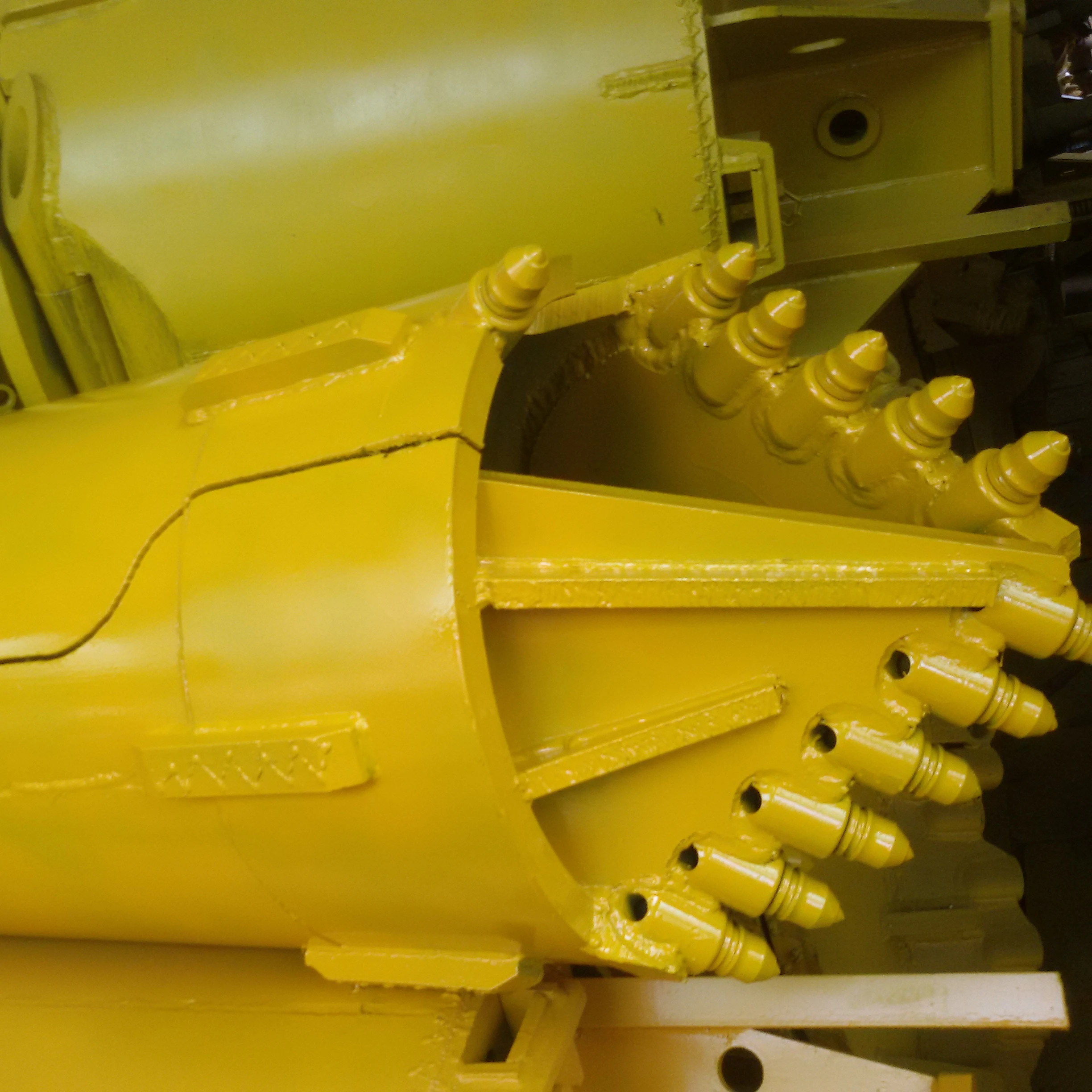 Butterfly bucket with cutting teeth two body open bucket