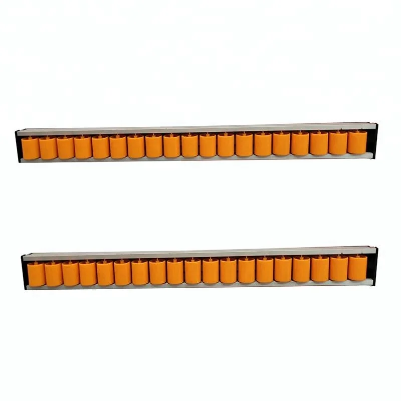 Metal frame skate wheel track roller flow conveyor