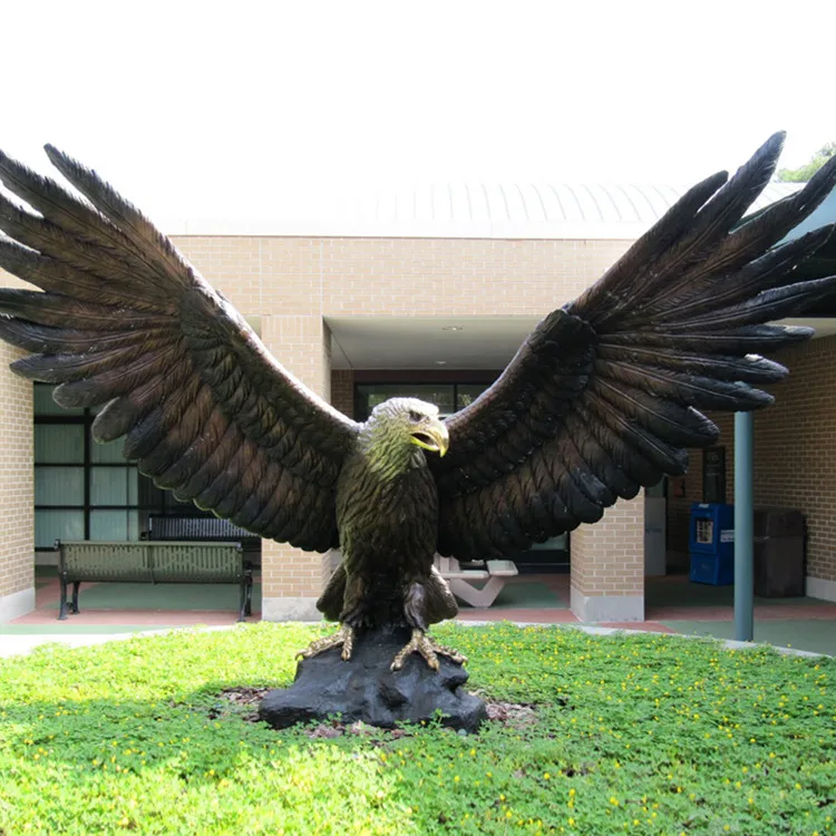 Life size animal statues resin eagle sculpture
