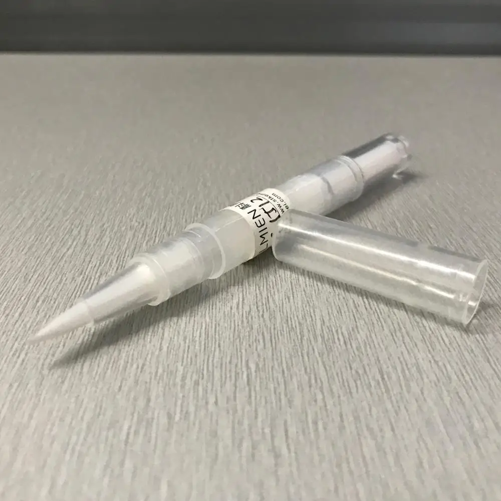 Plastic Cosmetic Twist Up Lip Gloss Concealer Pen