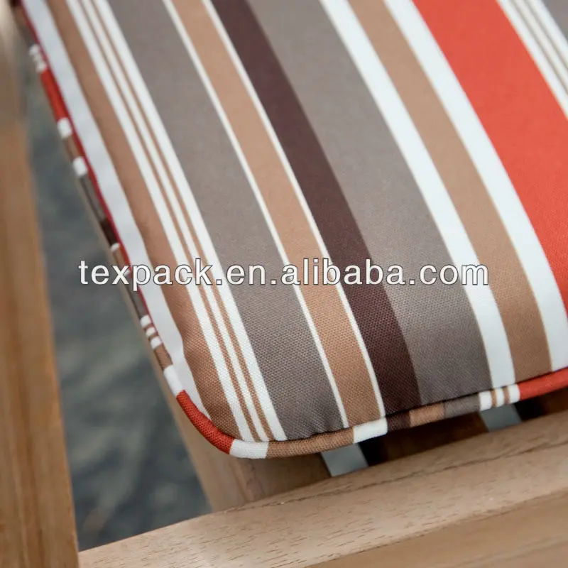 Уличная подушка для сиденья с окантовкой на скамейке