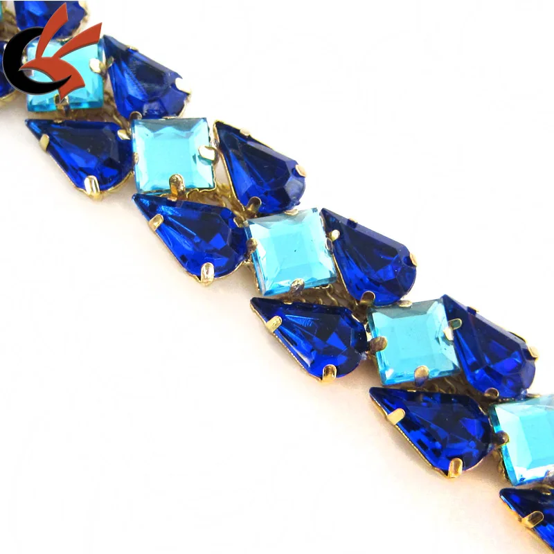 Карнавальная цепочка ручной работы с отделкой синим и Аква стразами украшенная смолой акриловым