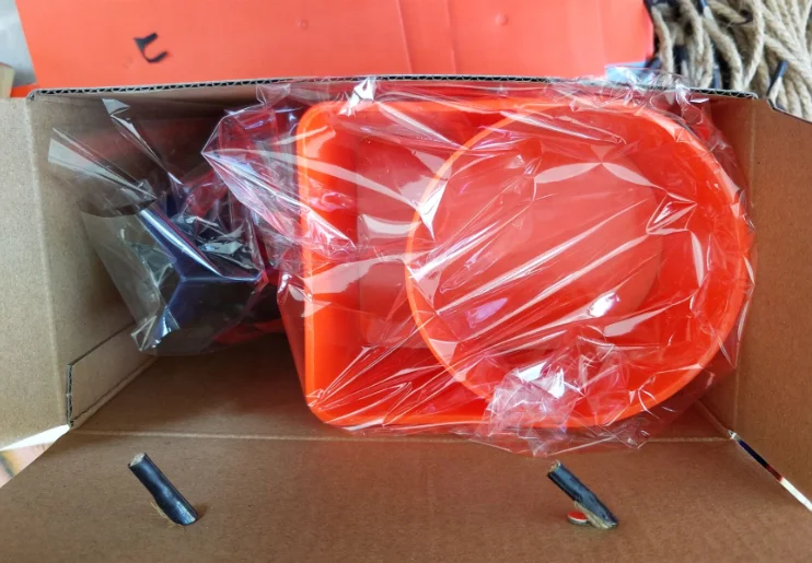 
Hot selling food grade pp material colorful plastic beach cup holder 