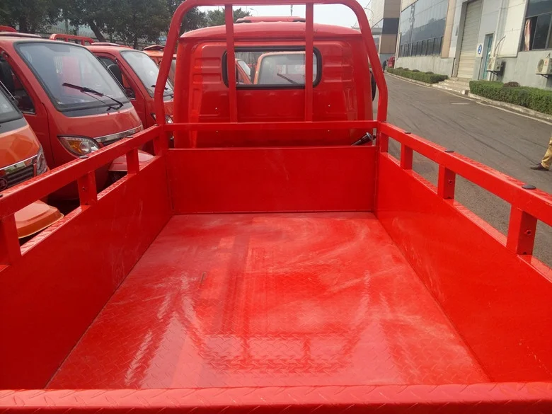 China Chongqing Factory Petrol Gasoline Cargo Tricycle Three Wheel Motorcycle Front Loading Van Cabin with Tool Box