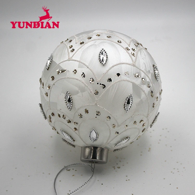 Factory Wholesale Different Shape Elegant White Glass Christmas Ball for Wedding and Holiday Hanging Decoration
