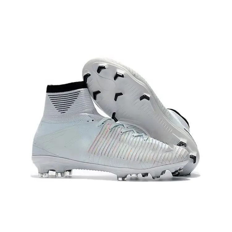 Top Quality Soccer Boots Men Outdoor Training Football Boots Accept OEM