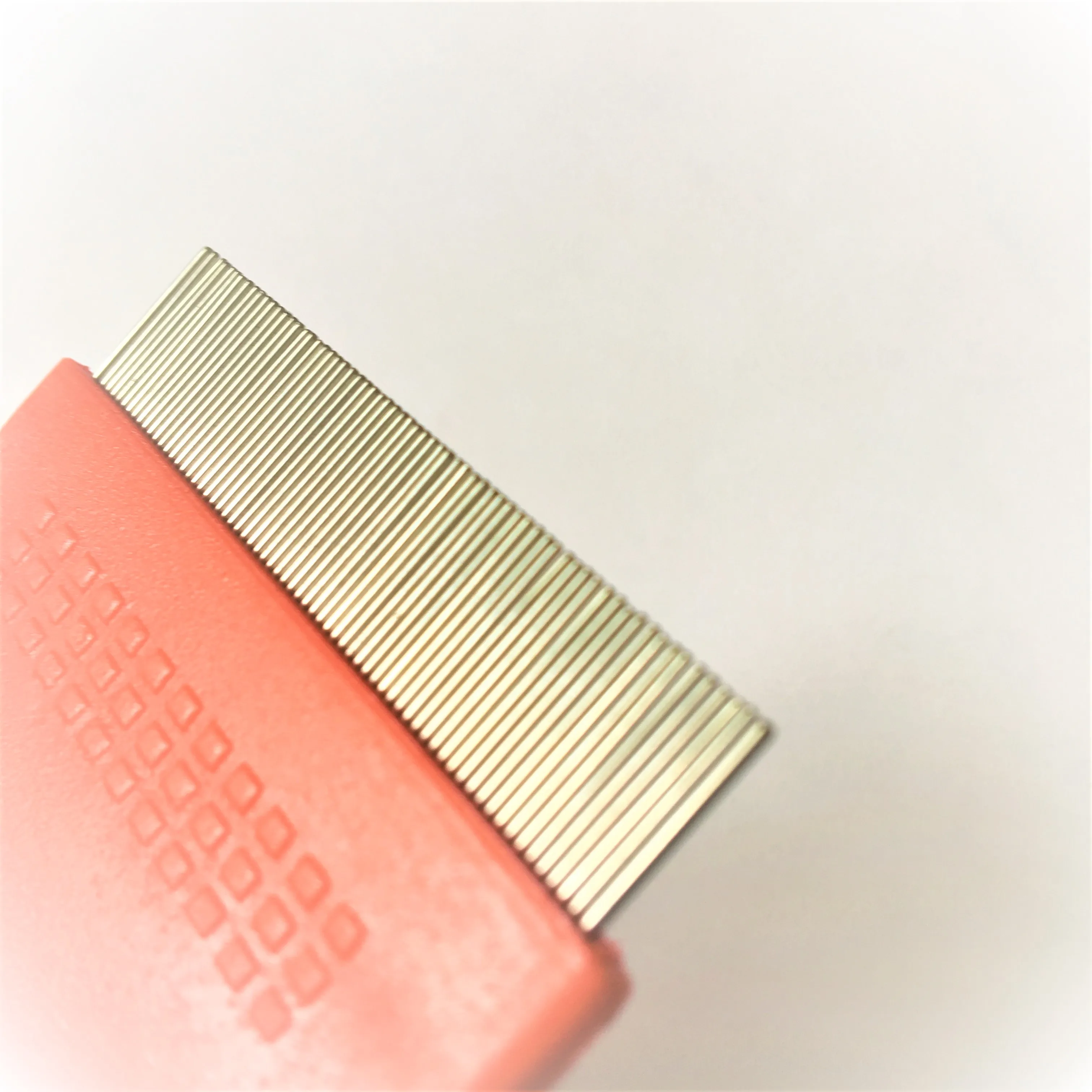 Гребень для чистки кошек и собак, питомцы из нержавеющей стали с короткими иглами для удаления блох