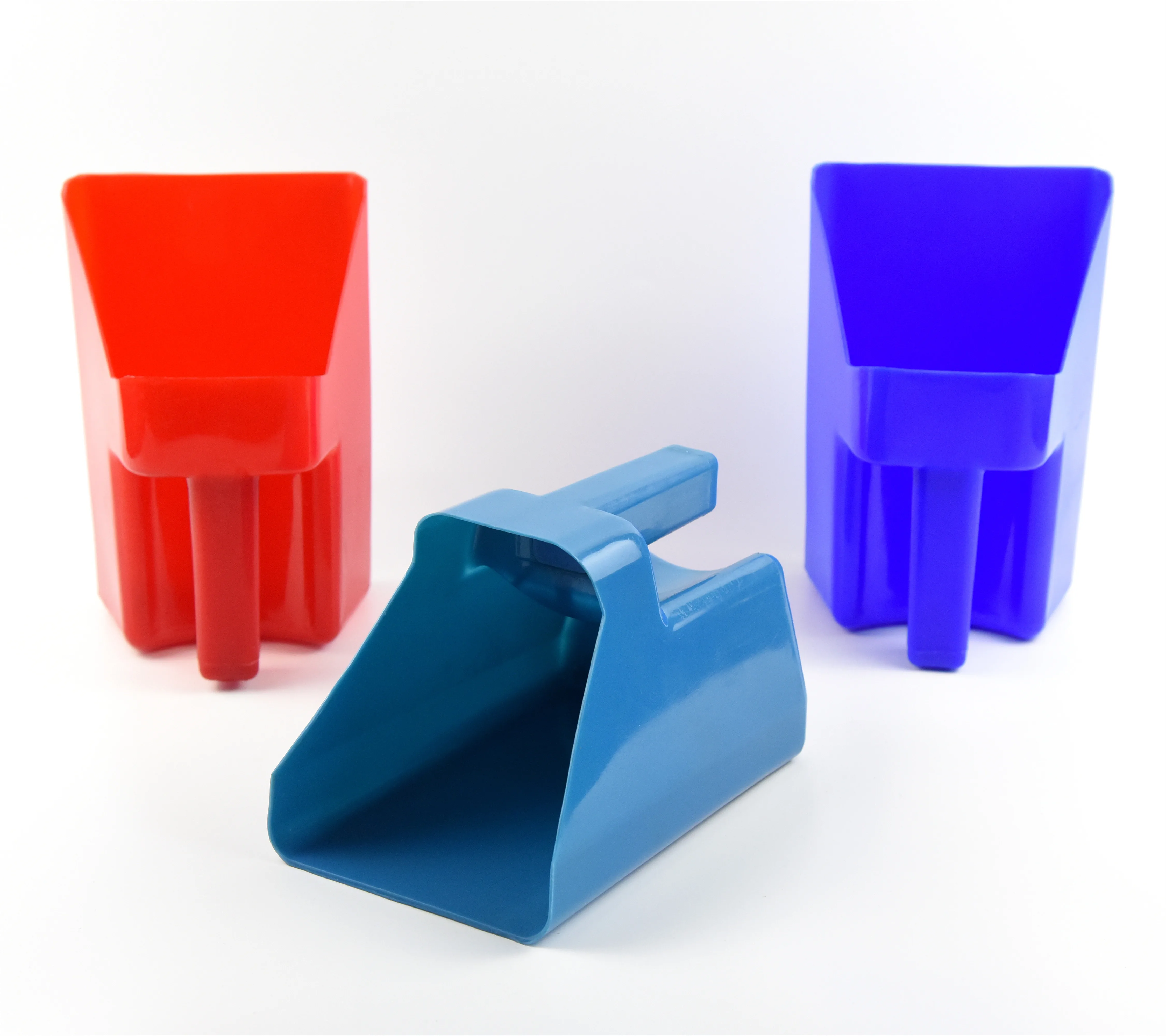 Colorful Plastic horse feed scoop