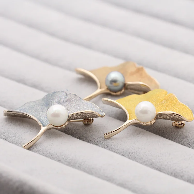 vintage style pearl gingko autumn leaf Brooches Women