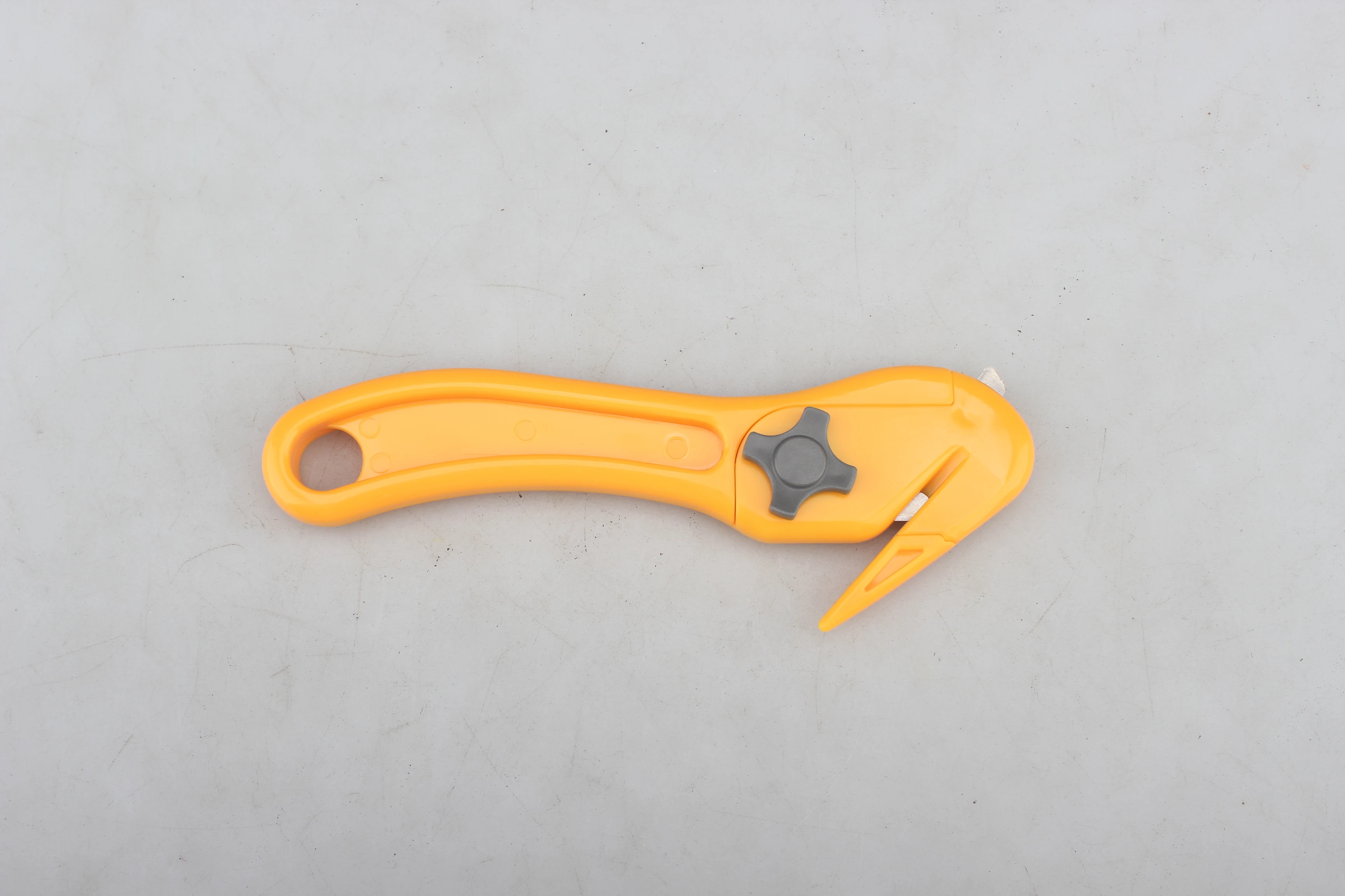 Cutting-off handy box film cutter knife