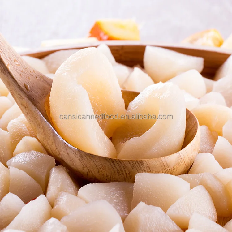 Половинки груши, консервированные в баночках или каменных баночках