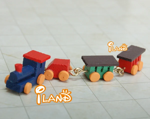 iland miniatures Dolls house mini train model OT001B