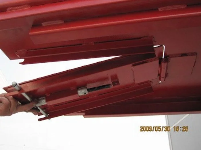 660LB cheap AIR/Hydraulic Motorcycle lift IT8913