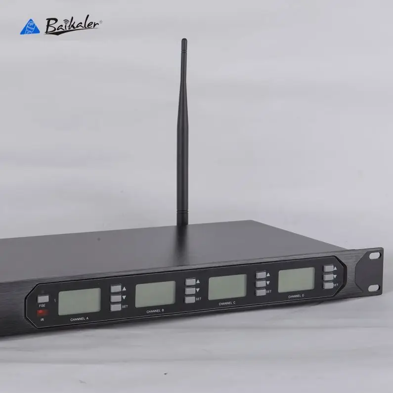 microphone with power bank 2600mah competitive wireless microphone for journalist