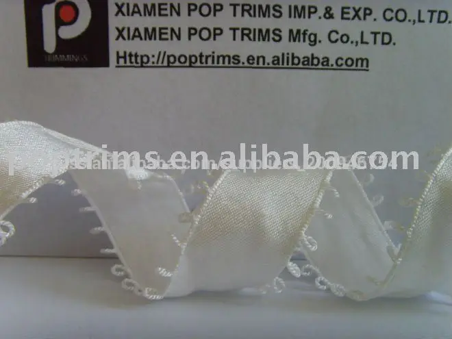 пико края атласными лентами