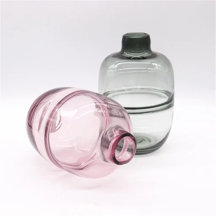 
Mouth blown glass vase is used for home decoration 