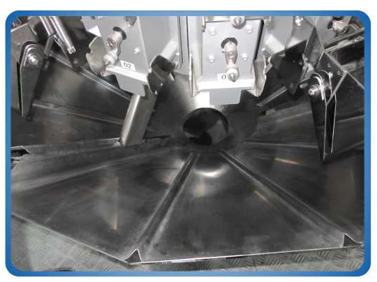 High Productivity Standard 14 Heads Multihead Weigher 1.6L Weighing Machine For 10-1500g Jelly Pet Food