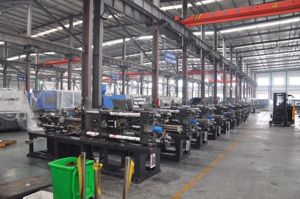 Plastic Injection Molding Machine 700ton