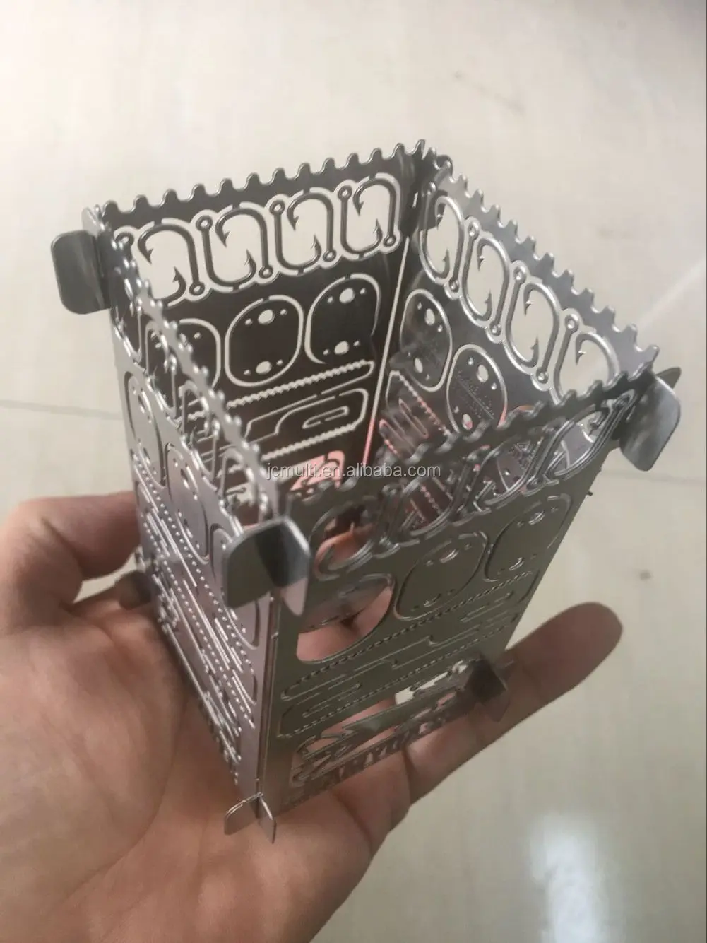 newest 4pcs survival tools can make up a pocket stove when camping