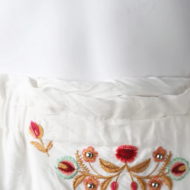 
White Floral Embroidery Women Shorts Patchwork Fitness Soft Summer Tatting Shorts Elastic Waist Skinny Slim Beading Shorts Hot 