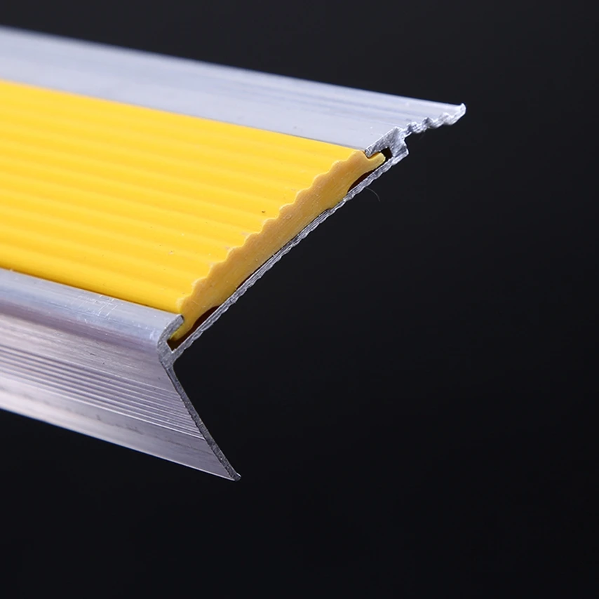 Indoor outdoor use easy install rubber stair nosing