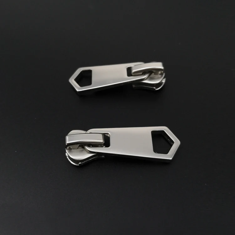 Special custom shaped  zipper pullers custom logo Slider Size 7 mould