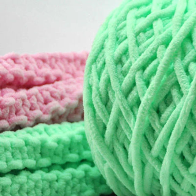 Chenille Yarn 100% Polyester Vegan Chunky Yarn Jumbo Yarn Knitting Materials for Knitting Scarves, Blankets