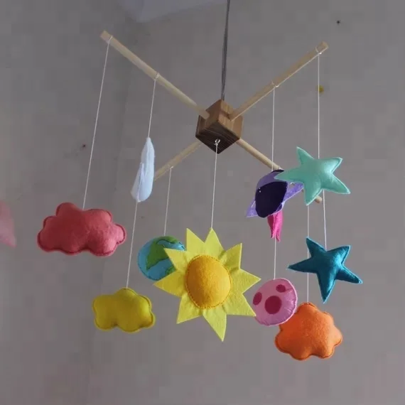 Подвесной детский мобиль ручной работы из войлока для детской кроватки с маленькой Солнечной системой из войлока