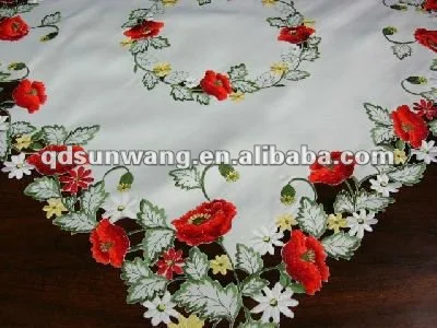 Скатерть с вышивкой ручной работы