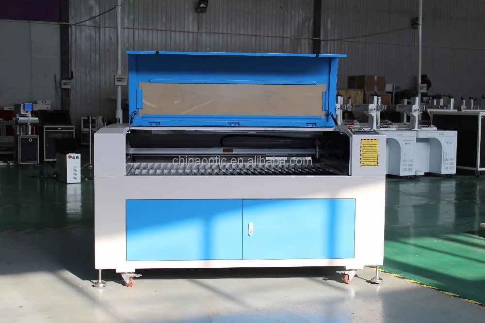 Denim jeans T-shirt Co2 laser printing machine Clothes leather logo laser engraving machine