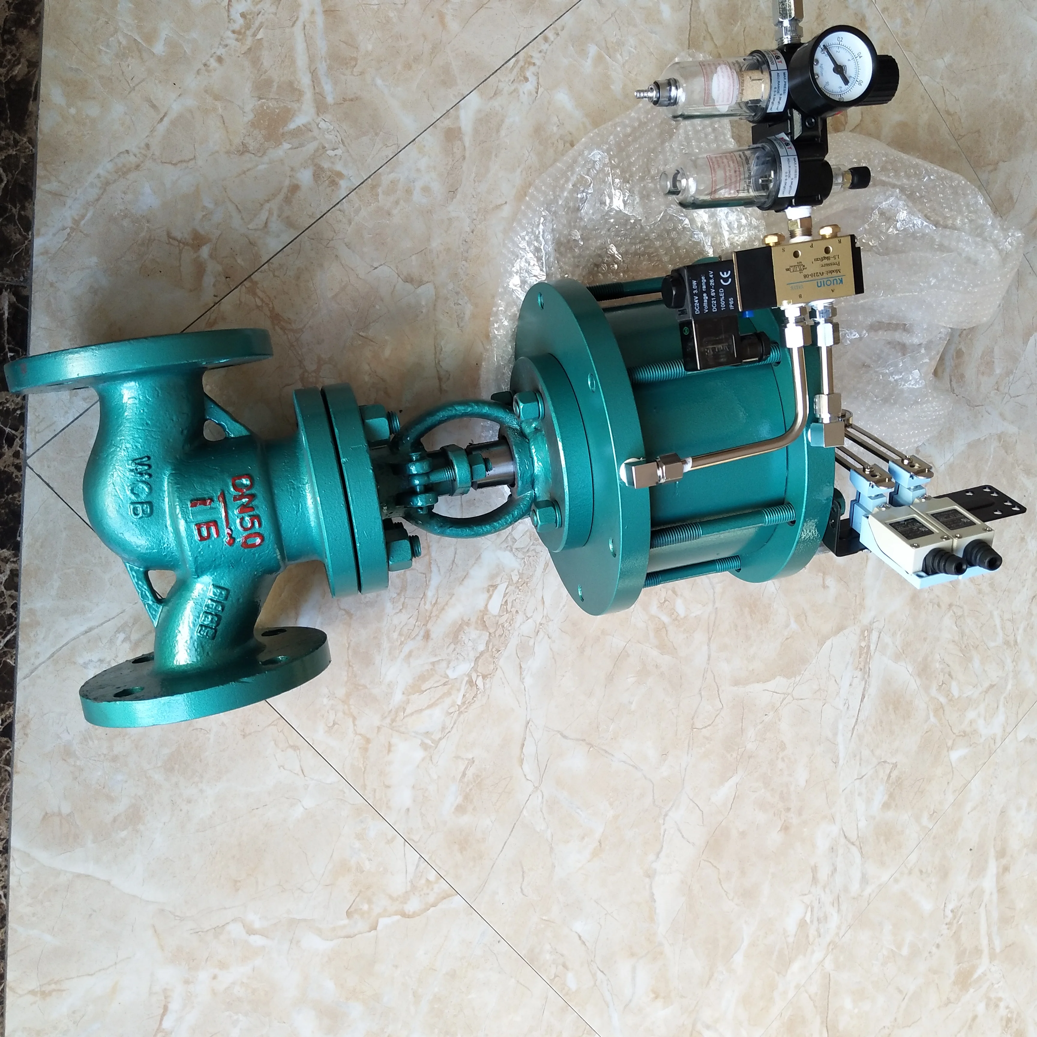 DN25 DN50 DN65 DN100 DN200 pneumatic actuator flanged PN25 globe valve with positioner  single acting