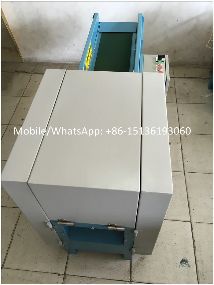 Automatic garnet polyester fiber carding opening recycling machine