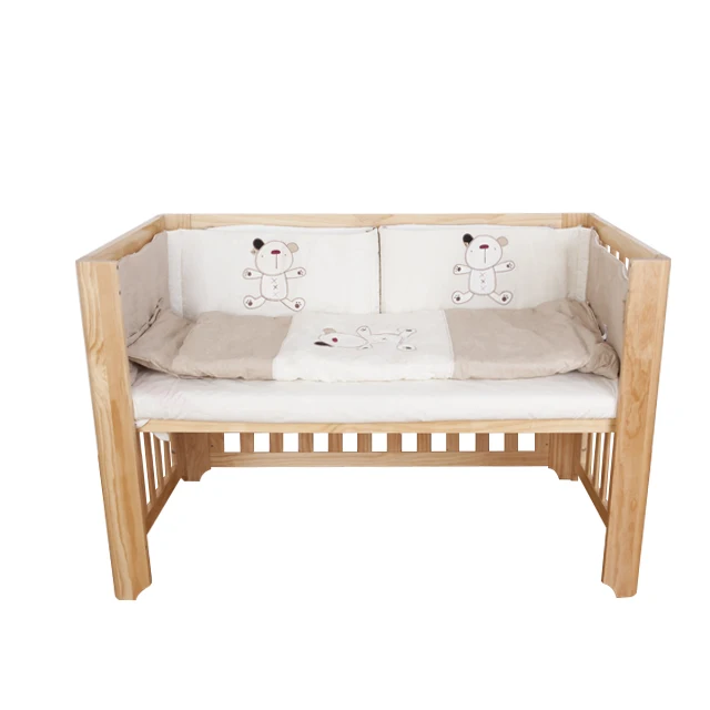 Housbay high quality 100% cotton luxury baby crib bedding set and embroidered lovely design baby bed cotton fabrics