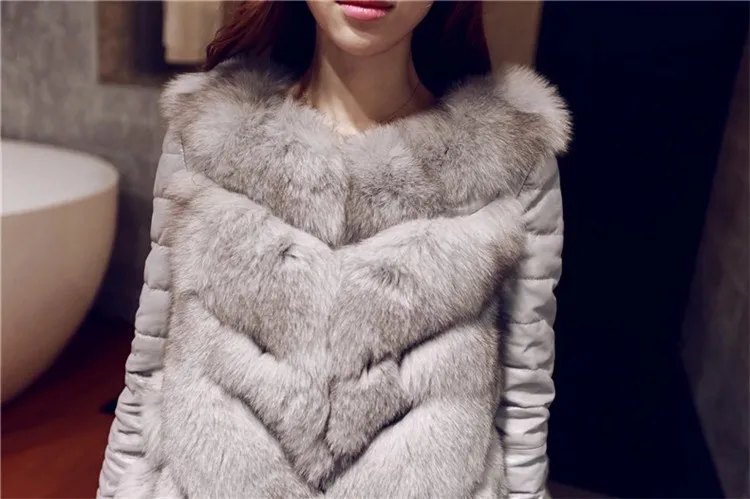 Wholesaler Russian Fur Coat  Women Black,White  Made In China