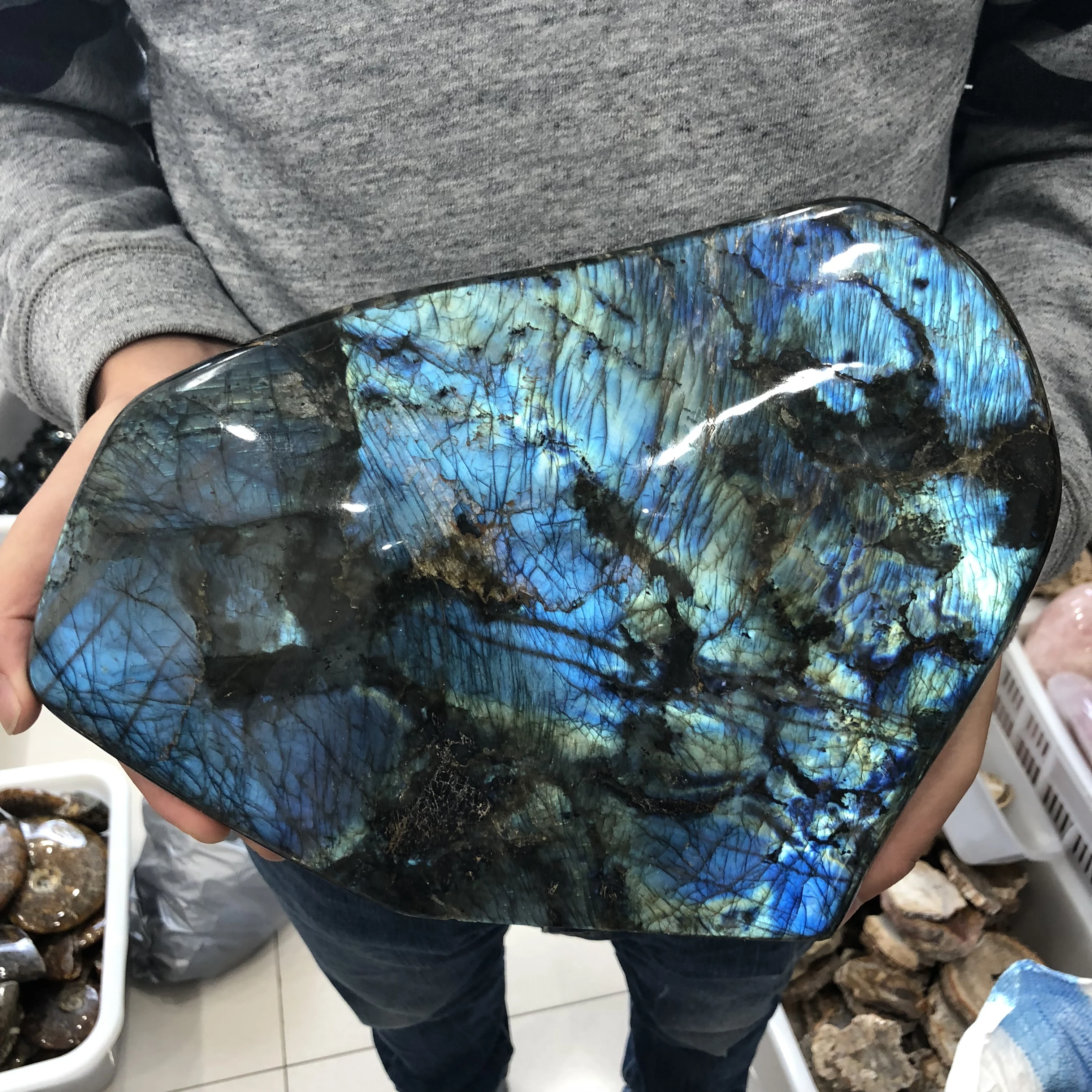 wholesale Large top quality pretty natural polished labradorite stone with blue flash