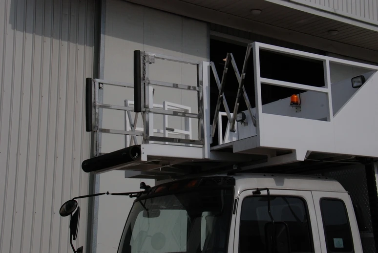 2nd hand and electric available/ 340 320 777 737 747 767 787 airport aviation plane foodstuff aircraft catering service truck