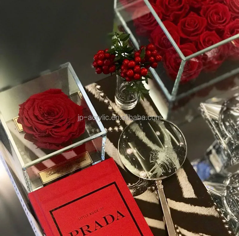 
New Arrival Small Plexiglass Acrylic Cube Flower Box with Lid 