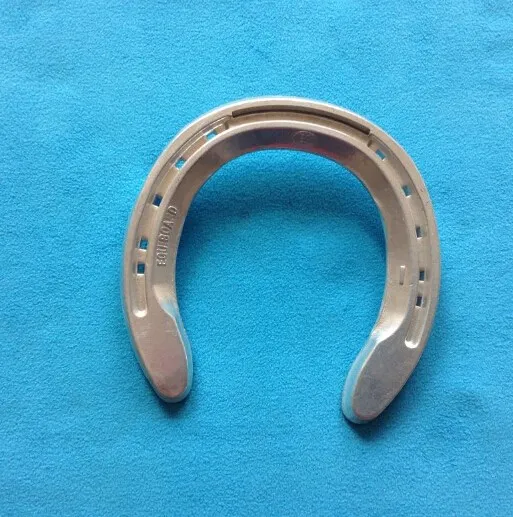Factory direct supply wholesale cast Aluminum  Horseshoes Set