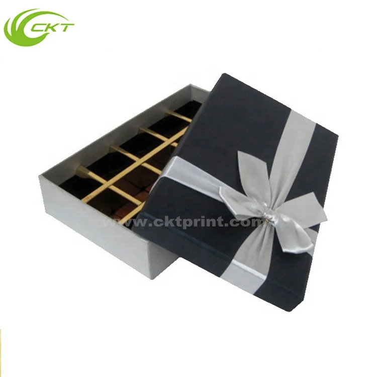 Decorative Cardboard Paper Packaging Dividers Sweet Christmas Chocolate Gift Box With Ribbon