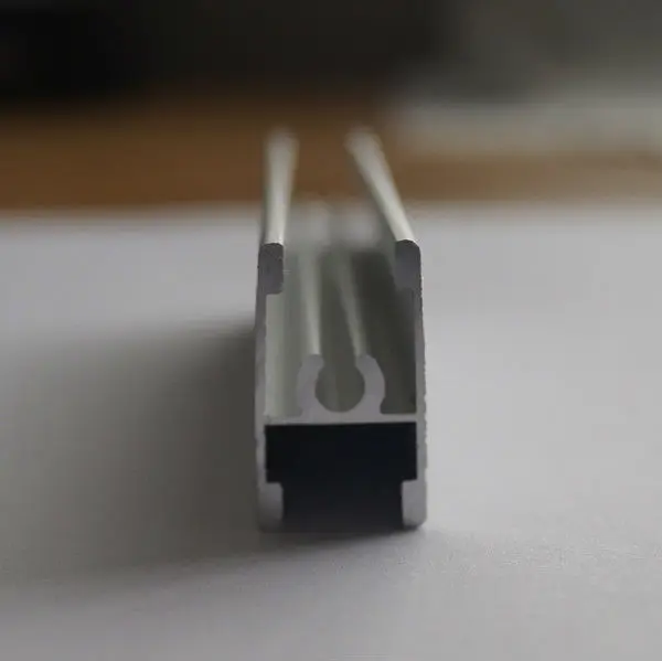 шкаф для одежды раздвижные двери из алюминиевого профиля