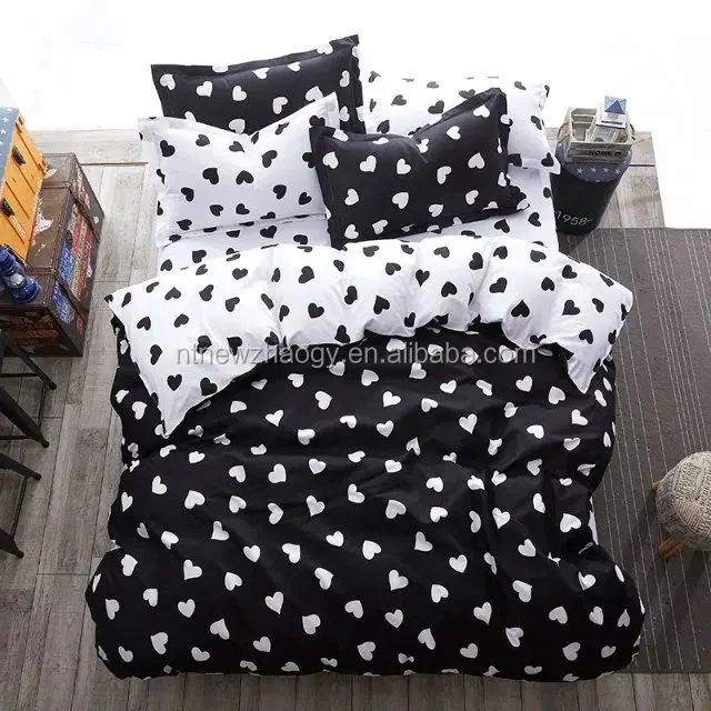 Комплект постельного белья из 100% полиэстера с принтом сердечек, Комплект постельного белья из четырех предметов, пододеяльник королевского размера, простыня и наволочка