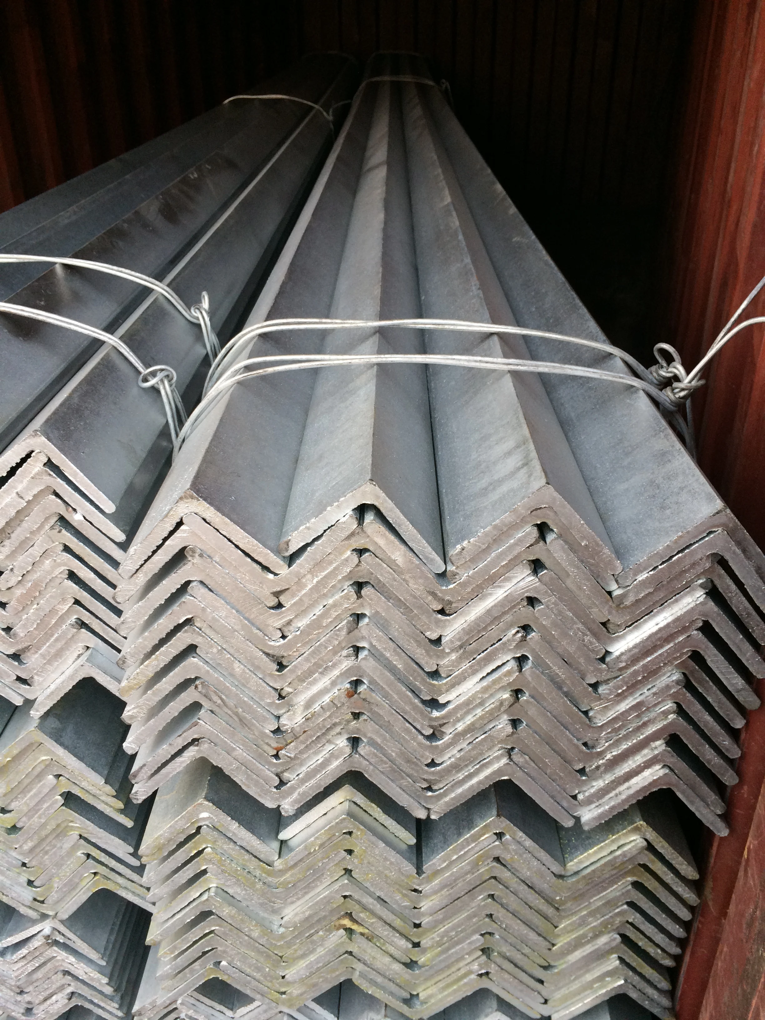 Hot Rolled High Quality L Profile Manufacturer Corner Hot Dip Galvanized Angle Steel