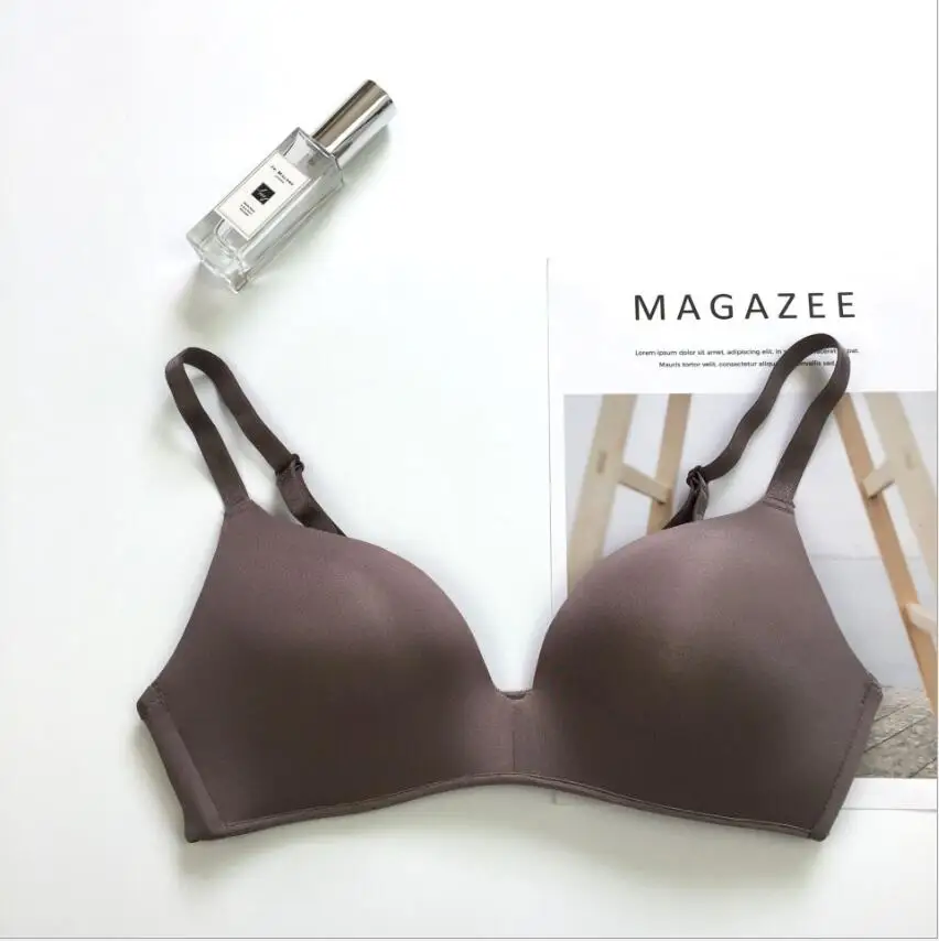 
2018 factory wholesale underwear comfortable breathable smooth solid color girl without steel ring bra 
