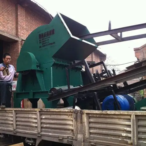 Машина для дробления деревянных бамбуковых кокосовых деревьев в Индии