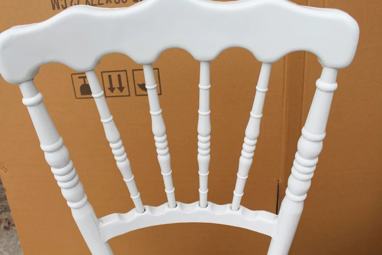 Wholesale Modern Stacking Event Napoleon Chair Popular White Wedding Chiavari Chair Made of Metal and Iron for Banquets