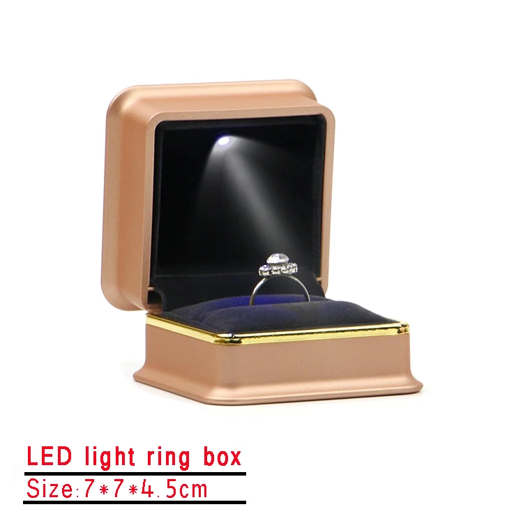 
2019 style engagement ring box with LED lights, creative leather necklace jewelry box 